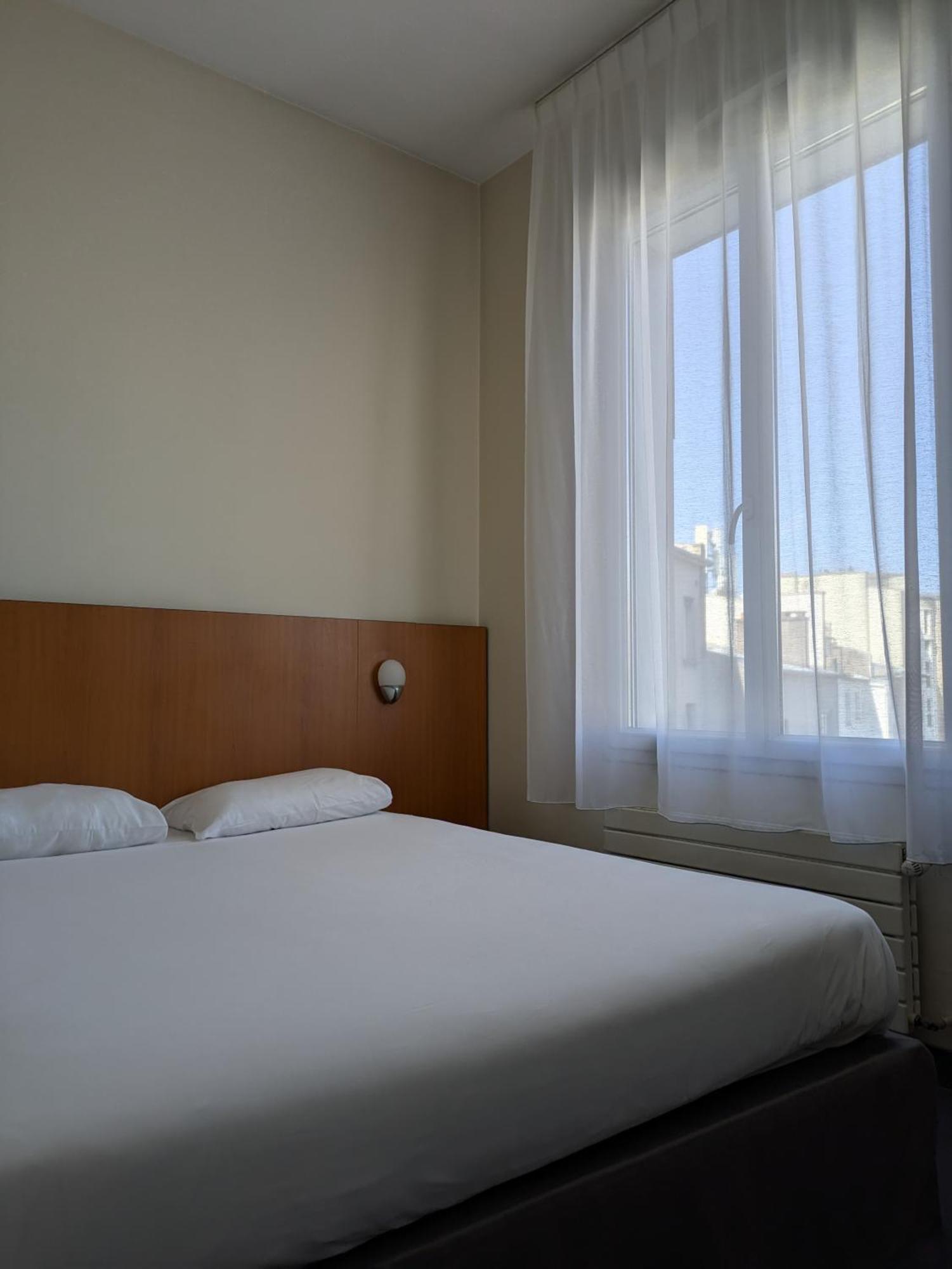 Hotel De La Gare Брест Экстерьер фото